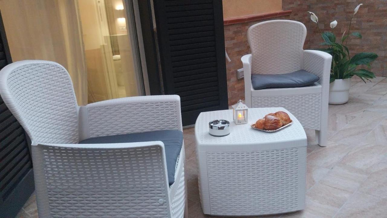 Alery Hotell Neapel Exteriör bild
